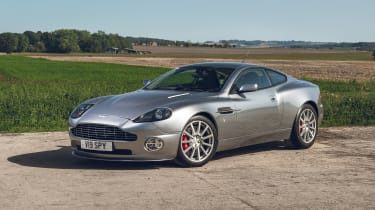 Aston Martin V12 Vanquish